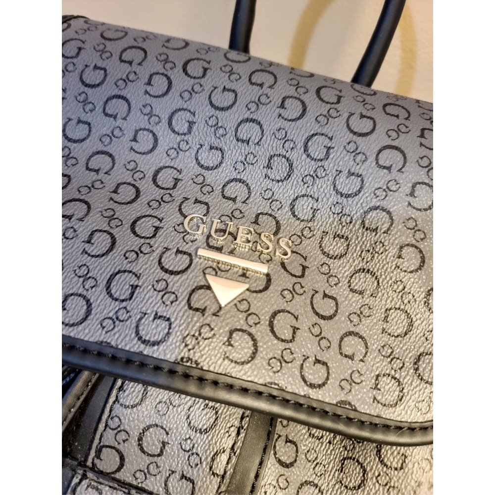 Guess backpack - Picture 4 of 5